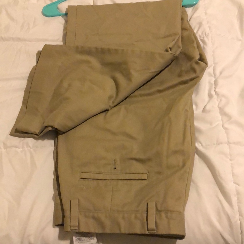 Kakhi pants